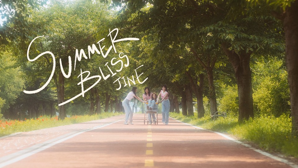 [4K] JinE – Summer Bliss (Bugs!) (官方MV) [2160P 1.01G]